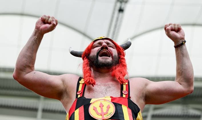 17.06.2024, xpsx, UEFA EURO, EM, Europameisterschaft,Fussball 2024 Vorrunde, Belgien - Slowakei v.l. Belgische Fans Zuschauer (DFL DFB REGULATIONS PROHIBIT ANY USE OF PHOTOGRAPHS as IMAGE SEQUENCES and or QUASI-VIDEO) emspor Frankfurt