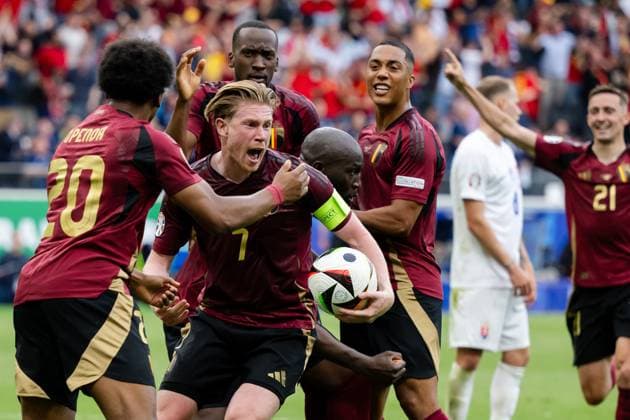 240617 Kevin De Bruyne and Romelu Lukaku of Belgium celebrate a goal that was later disallowed during the UEFA EURO, EM, Europameisterschaft,Fussball 2024 Football Championship match between Belgium and Slovakia on June 17, 2024 in Frankfurt. Photo: Mathias Bergeld BILDBYRAN kod MB MB0937 fotboll football soccer fotball fotbolls-em europamästerskap em uefa euro uefa european football championship euro 2024 belgien belgium slovakien slovakia bbeng jubel Copyright: MATHIASxBERGELD BB240617MB104