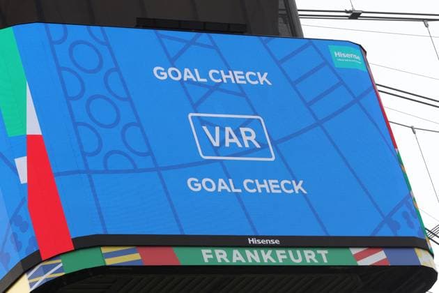 2 Tore per Goal check VAR wurden Belgien wieder abgenommen , Vorrundenspiel M09, BEL - SVK, Gruppe E, Fussball Europameisterschaft, Belgien gegen Slowakei, European Football Championship, Belgium vs. Slovakia, Frankfurt, 17.06.2024, -