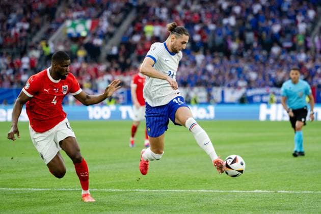240617 Kevin Danso of Austria and Adrien Rabiot of France during the UEFA EURO, EM, Europameisterschaft,Fussball 2024 Football Championship match between Austria and France on June 17, 2024 in Düsseldorf. Photo: Jesper Zerman BILDBYRAN kod JZ JZ0540 fotboll football soccer fotball fotbolls-em europamästerskap em uefa euro uefa european football championship euro 2024 österrike austria frankrike france bbeng Copyright: JESPERxZERMAN BB240617JZ045
