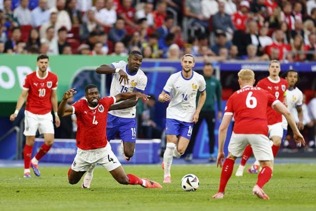 DUSSELDORF, Dusseldorf Arena ,17-06-2024 , European Football Championship Euro2024, Group stage match no.8 between Austria and France. France player Marcus Thuram and Austria player Kevin Danso Austria - France(Euro2024)  x25519144x Copyright: