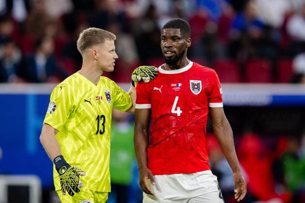 240617 Goalkeeper Patrick Pentz and Kevin Danso of Austria during the UEFA EURO, EM, Europameisterschaft,Fussball 2024 Football Championship match between Austria and France on June 17, 2024 in Düsseldorf. Photo: Jesper Zerman BILDBYRAN kod JZ JZ0540 fotboll football soccer fotball fotbolls-em europamästerskap em uefa euro uefa european football championship euro 2024 österrike austria frankrike france bbeng Copyright: JESPERxZERMAN BB240617JZ071