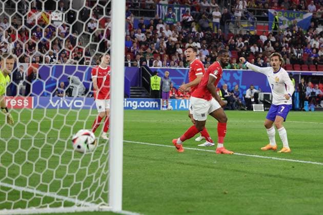 Austria v France Euro 2024 17 06 2024. Group D Goal 0-1 Max Wöber of Austria scores an own goal during the Euro 2024 match between Austria and France at Dusseldorf Arena, Dusseldorf, Germany on 17 June 2024. Dusseldorf Dusseldorf Arena Greater London Germany Editorial use only , Copyright: xNigelxKeenex PSI-19819-0020