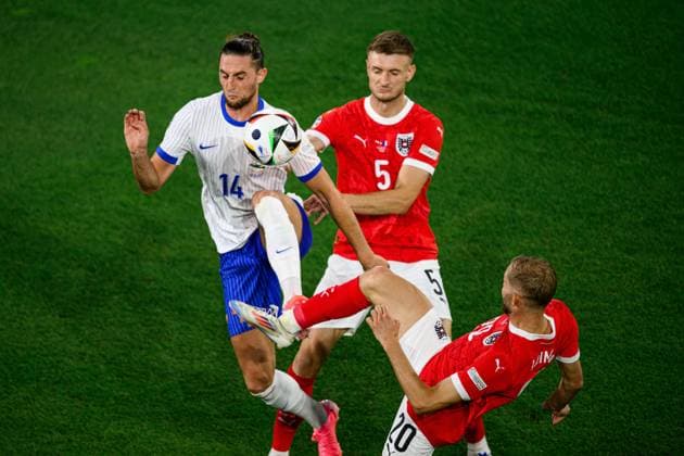 DUESSELDORF, GERMANY - 17 JUNE, 2024: The football match of EURO 2024 Austria vs France at Mercur Spiel Arena  Copyright: xVITALIIxKLIUIEVx