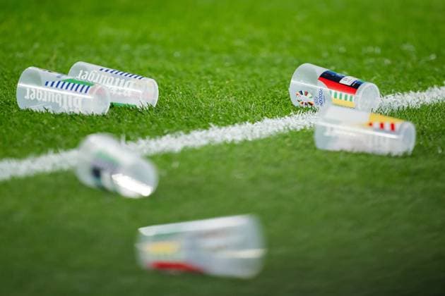 240617 Cups on the pitch during the UEFA EURO, EM, Europameisterschaft,Fussball 2024 Football Championship match between Austria and France on June 17, 2024 in Düsseldorf. Photo: Jesper Zerman BILDBYRAN kod JZ JZ0540 fotboll football soccer fotball fotbolls-em europamästerskap em uefa euro uefa european football championship euro 2024 österrike austria frankrike france bbeng Copyright: JESPERxZERMAN BB240617JZ132