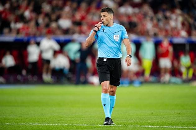 240617 Referee Jesus Gil Manzano during the UEFA EURO, EM, Europameisterschaft,Fussball 2024 Football Championship match between Austria and France on June 17, 2024 in Düsseldorf. Photo: Jesper Zerman BILDBYRAN kod JZ JZ0540 fotboll football soccer fotball fotbolls-em europamästerskap em uefa euro uefa european football championship euro 2024 österrike austria frankrike france bbeng Copyright: JESPERxZERMAN BB240617JZ134