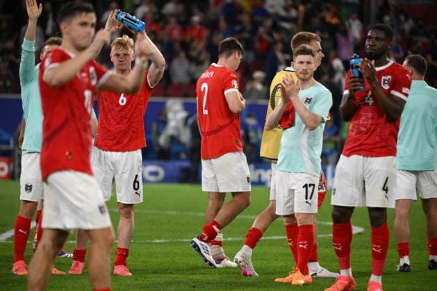 Enttäuschung bei den Österreichern, mitte Maximilian Wöber (Österreich) 17.06.2024, Fussball Europameisterschaft 2024, Vorrunde, 1. Spieltag Österreich - Frankreich Duesseldorf Merkur Spiel Arena Nordrhein Westfalen Deutschland