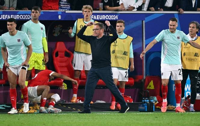 Fussball, Europameisterschaft, EURO 2024, Gruppe D, Merkur Spiel-Arena Düsseldorf: Österreich - Frankreich 0:1; Nationaltrainer Ralf Rangnick (AUT). Aktion