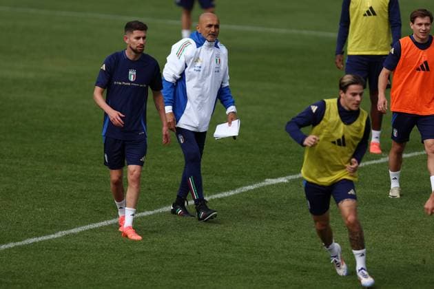 Training Session Luciano Spalletti, head coach of Italy during Italy training session at Hemberg-Stadion on June 17, 2024 in Iserlohn, Germany . Iserlohn Hemberg-Stadion Germany Copyright: xMarcoxCanonierox