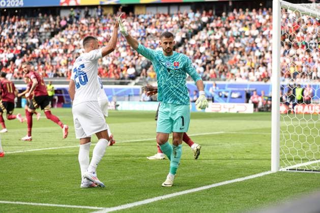 Ivan Schranz of Slovakia and Martin Dubravka high fieve each other Belgium v Slovakia, UEFA European Championship, EM, Europameisterschaft 2024, Group E, Football, Frankfurt Arena, Frankfurt, Germany, 17 Jun 2024 EDITORIAL USE ONLY No use with unauthorised audio, video, data, fixture lists, club league logos or live services. Online in-match use limited to 120 images, no video emulation. No use in betting, games or single club league player publications. Copyright: xPaulxCurrie Shutterstockx 14539658jx