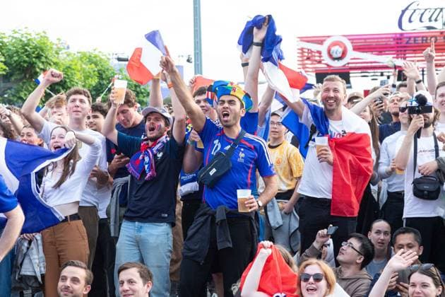 Fan Zone Burgplatz in Düsseldorf - Public Viewing: UEFA EURO, EM, Europameisterschaft,Fussball 2024 - Österreich gegen Frankreich; 17.06.2024 Fan Zone Burgplatz in Düsseldorf - Public Viewing: UEFA EURO 2024 - Österreich gegen Frankreich am 17.06.2024, Düsseldorf. - Copyright: xBEAUTIFULxSPORTS KennyxBeelex