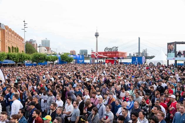 Fan Zone Burgplatz in Düsseldorf - Public Viewing: UEFA EURO, EM, Europameisterschaft,Fussball 2024 - Österreich gegen Frankreich; 17.06.2024 Fan Zone Burgplatz in Düsseldorf - Public Viewing: UEFA EURO 2024 - Österreich gegen Frankreich am 17.06.2024, Düsseldorf. - Copyright: xBEAUTIFULxSPORTS KennyxBeelex