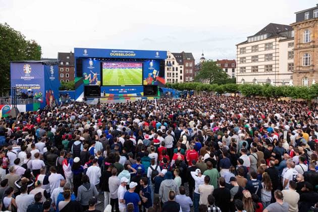Fan Zone Burgplatz in Düsseldorf - Public Viewing: UEFA EURO, EM, Europameisterschaft,Fussball 2024 - Österreich gegen Frankreich; 17.06.2024 Fan Zone Burgplatz in Düsseldorf - Public Viewing: UEFA EURO 2024 - Österreich gegen Frankreich am 17.06.2024, Düsseldorf. - Copyright: xBEAUTIFULxSPORTS KennyxBeelex