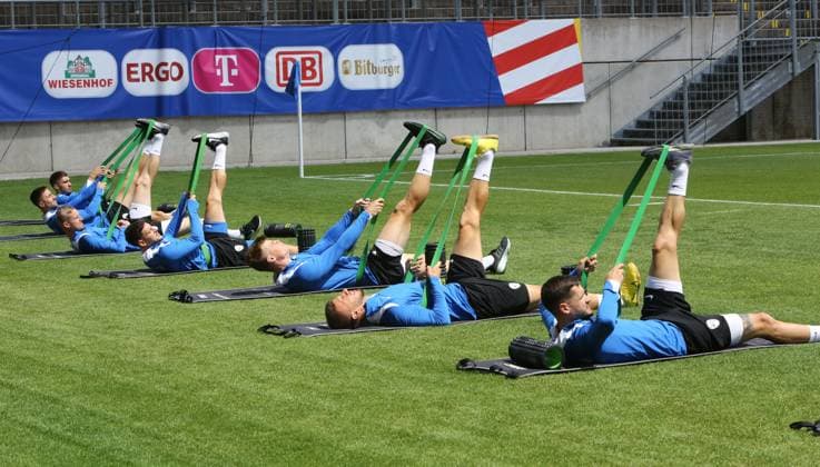 Euro 2024, Slowenische Nationalmannschaft, Base Camp in Wuppertal, 17.06.2024 - Mannschaft Slowenien beim Training im Stadion am Zoo in Wuppertal