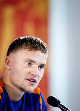 WOLFSBURG - Bart Verbruggen during a media moment of the Dutch national team, Nationalteam in the Volkswagen Arena on June 18, 2024 in Wolfsburg, Germany. The Dutch national team is preparing for the group match at the European Football Championship in Germany against France. ANP KOEN VAN WEEL UEFA EURO, EM, Europameisterschaft,Fussball 2024 Germany 2024 xVIxANPxSportx xxANPxIVx 501394832 originalFilename: 501394832.jpg