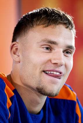 WOLFSBURG - Bart Verbruggen during a media moment of the Dutch national team, Nationalteam in the Volkswagen Arena on June 18, 2024 in Wolfsburg, Germany. The Dutch national team is preparing for the group match at the European Football Championship in Germany against France. ANP KOEN VAN WEEL UEFA EURO, EM, Europameisterschaft,Fussball 2024 Germany 2024 xVIxANPxSportx xxANPxIVx 501395375 originalFilename: 501395375.jpg
