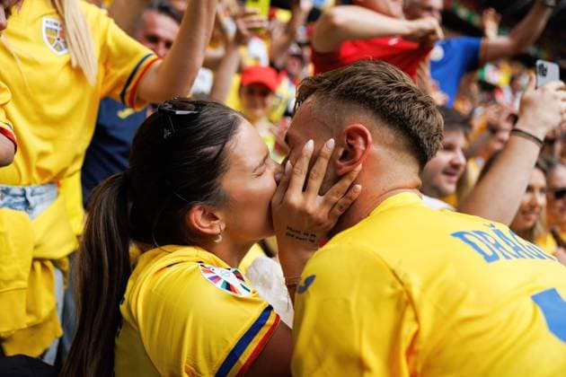 Romania Vs Ukraine in Munich, Germany - 17 Jun 2024 Denis Dragus (Romania) celebrates with his wife during the UEFA EURO, EM, Europameisterschaft,Fussball 2024 game between national teams of Romania and Ukraine at Allianz Arena. Final score; Romania 3:0 Ukraine Munich Germany Copyright: xMaciejxRogowskix xSOPAxImagesx MROGOWSKI5