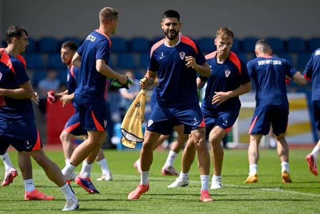 Croatia Training Session And press conference, PK, Pressekonferenz Group B - UEFA EURO, EM, Europameisterschaft,Fussball 2024 NEURUPPIN, GERMANY - JUNE 18: Martin Erlic of Croatia during Croatian National Football Team training session at UEFA 2024 Croatia Base Camp on June 18, 2024 in Neuruppin, Germany. MarkoxLukunic PIXSELL