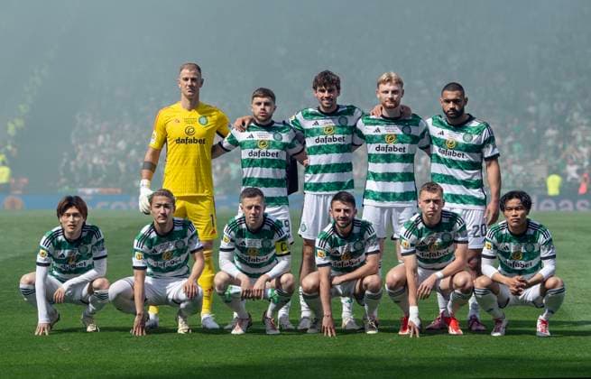Celtic v Rangers - Scottish Cup Final GLASGOW, SCOTLAND - MAY 25: The Glasgow Celtic FC team line up, Mannschaftsbild, Totale back row l-r, Joe Hart, James Forrest, Matt O Reilly, Liam Scales, Cameron Carter-Vickers, front row l-r, Kyogo Furuhashi, Daizen Maeda, Callum McGregor, Greg Taylor, Alistair Johnston, Reo Hatate before the Scottish Gas Men™s Scottish Cup Final between Celtic and Rangers at Hampden Park on May 25, 2024 in Glasgow, Scotland. Glasgow Hampden Park Scotland United Kingdom Copyright: xVisionhausx 776140670