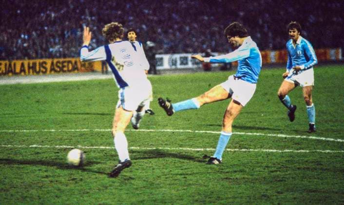 Archivbilder der Woche SPORT KW25 790425 Fotboll, Europacupen, semifinal, Malmö FF - Austria Wien, 1-0: T h Malmös Tommy Hansson. Football, Uefa European Cup 1979, Semifinal, Malmo FF - Austria Vienna 1-0: Right Malmo goal scorer Tommy Hansson. Bildbyran - 3781 fotboll football europacupen semifinal malmö ff - austria wien 1-0 3781 jubel bbeng scanx dia *** 790425 Football, European Cup, Semifinal, Malmö FF Austria Wien, 1 0 T h Malmös Tommy Hansson Football, Uefa European Cup 1979, Semifinal, Malmo FF Austria Vienna 1 0 Right Malmo goal scorer Tommy Hansson Bildbyran 3781 fotboll football europacupen semifinal malmö ff austria wien 1 0 3781 jubel bbeng scanx dia  Copyright: BILDBYRAN BB790425BB006