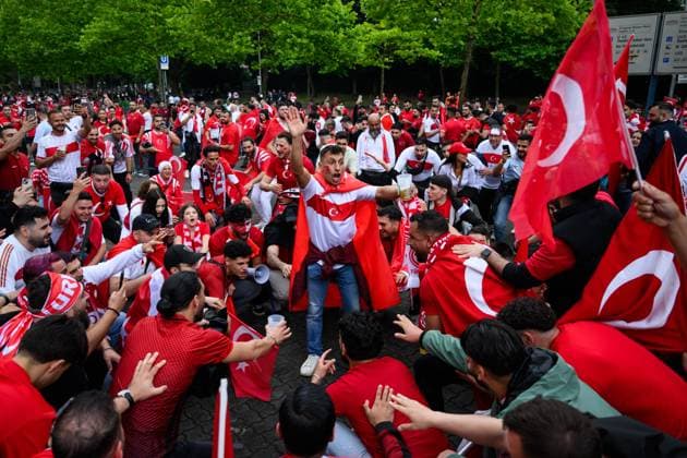 240618 Fans of Türkiye ahead of the UEFA EURO, EM, Europameisterschaft,Fussball 2024 Football Championship match between Türkiye and Georgia on June 18, 2024 in Dortmund. Photo: Jesper Zerman BILDBYRAN kod JZ JZ0541 fotboll football soccer fotball fotbolls-em europamästerskap em uefa euro uefa european football championship euro 2024 türkiye georgien georgia bbeng turkiet turkey publik Copyright: JESPERxZERMAN BB240618JZ007