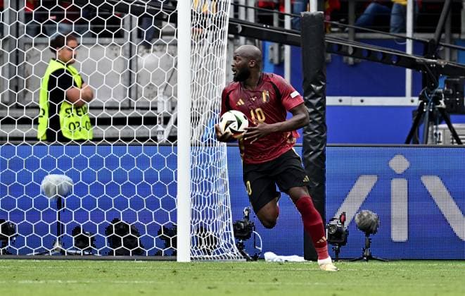 17.06.2024, xscotx, Fussball EM 2024, Belgien - Slowakei, emspor, v.l. Romelu Lukaku Bolingoli (Belgien Belgische Fußballnationalmannschaft Equipe de Belgique de football) Torjubel, Jubel, Goal celebration, celebrate the goal zum Abseits Tor Abseitstor Frankfurt am Main