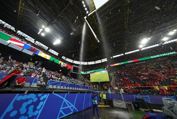 Rain water comes in through the roof before the start of the match Turkiye v Georgia, UEFA European Championship, EM, Europameisterschaft 2024, Group F, Football, BVB Stadion, Dortmund, Germany, 18 Jun 2024 EDITORIAL USE ONLY No use with unauthorised audio, video, data, fixture lists, club league logos or live services. Online in-match use limited to 120 images, no video emulation. No use in betting, games or single club league player publications.  Copyright: xPaulxCurrie Shutterstockx 14543470s