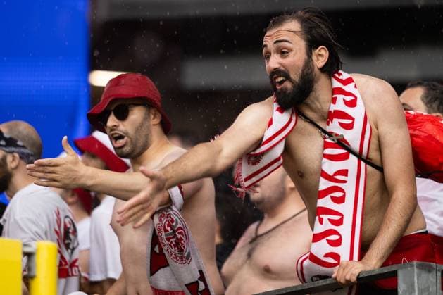 240618 Brawl between fans of Georgia ahead of the UEFA EURO, EM, Europameisterschaft,Fussball 2024 Football Championship match between Türkiye and Georgia on June 18, 2024 in Dortmund. Photo: Jesper Zerman BILDBYRAN kod JZ JZ0541 fotboll football soccer fotball fotbolls-em europamästerskap em uefa euro uefa european football championship euro 2024 türkiye georgien georgia bbeng turkiet turkey publik Copyright: JESPERxZERMAN BB240618JZ019