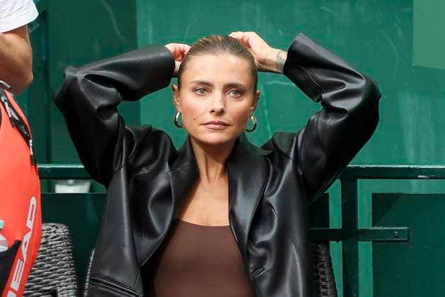 Sophia Thomalla (Schauspielerin und Freundin von Alexander Zverev) sitzt in der Loge, TERRA WORTMANN Open 2024, Oscar Otte vs Alexander Zverev, Gerry-Weber-Stadion, 18.06.2024, Halle, Deutschland.