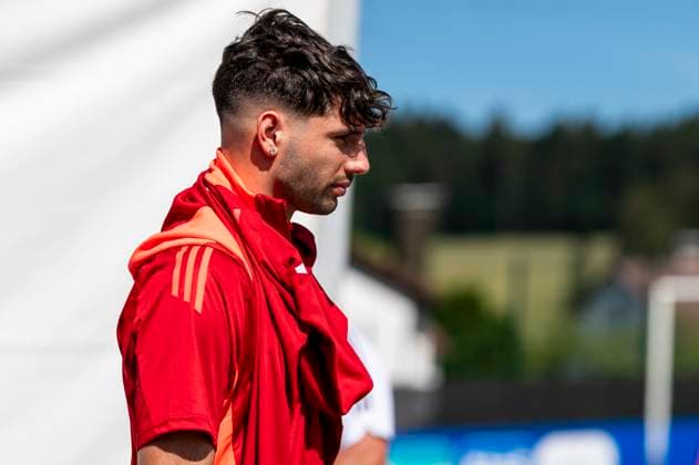 EURO 2024, Nationalteam Ungarn trägt sich ins goldene Buch der Stadt Weiler im Allgäu ein Dominik Szoboszlai (10, Ungarn)
