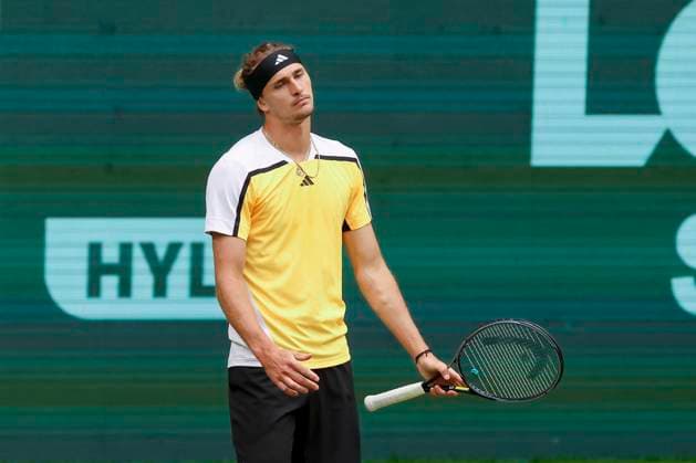 Alexander Zverev (Germany) schaut enttaeuscht, TERRA WORTMANN Open 2024, Oscar Otte vs Alexander Zverev, Gerry-Weber-Stadion, 18.06.2024, Halle, Deutschland.