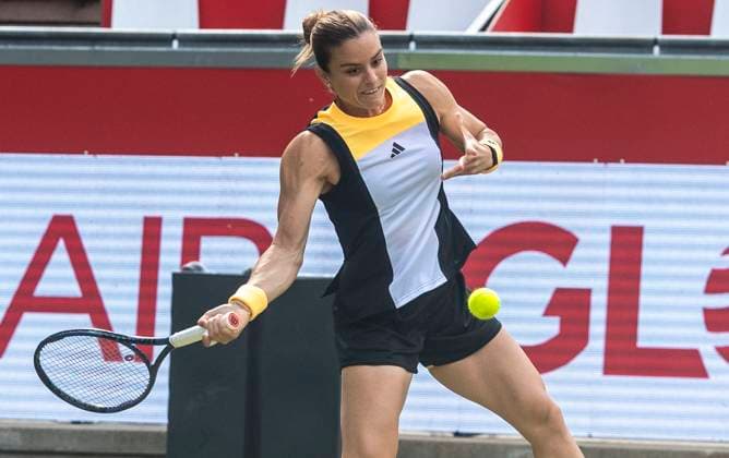 18.06.2024, WTA, Tennis Damen 500, Tennis, Damen, ecotrans Ladies Open 2024, Berlin, Einzel, 1. Runde, Victoria Azarenka (Weißrussland) - Maria Sakkari (Griechenland) Maria Sakkari (Griechenland) Berlin Steffi-Graf-Stadion Berlin Deutschland