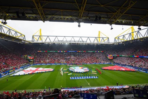 Football - UEFA EURO, EM, Europameisterschaft,Fussball 2024 - Group F - Turkey v Georgia DORTMUND, GERMANY - Tuesday, June 18, 2024: The teams line-up before the UEFA Euro 2024 Group F match between Turkey and Georgia at the Westfalenstadion. (Photo by David Rawcliffe Propaganda) DORTMUND Westfalenstadion NORTH RHINE-WESTPHALIA GERMANY  Copyright: xDavidxRawcliffex P2024-06-18-Turkey_Georgia-7