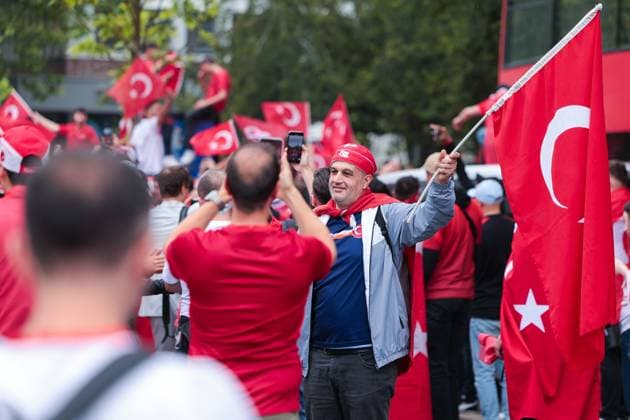 18.06.2024, Fussball, Europameisterschaft 2024, EM2024, Türkei - Georgien, Fans der Türkei feiern in Dortmund, Dortmund Innenstadt NRW Deutschland xRHR-FOTO DEx Copyright: DennisxEwert RHR-FOTOx RHR-FOTO DE