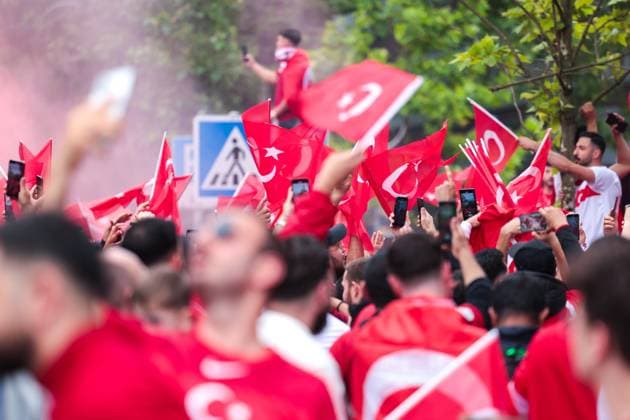 18.06.2024, Fussball, Europameisterschaft 2024, EM2024, Türkei - Georgien, Fans der Türkei feiern in Dortmund, Dortmund Innenstadt NRW Deutschland xRHR-FOTO DEx Copyright: DennisxEwert RHR-FOTOx RHR-FOTO DE