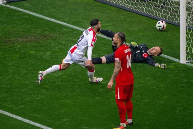 GER, EURO 2024, Group F, Türkei (Tur) vs Georgien (GEO) 18.06.2024, BVB Stadium Dortmund, Dortmund, GER, EURO 2024, Group F, Türkei (Tur) vs Georgien (GEO) Im Bild: Jubel nach dem Tor zum 1 :1 ;Torjubel Jubel; jubelt; jubeln; Ausgleich durch Georges Mikautadze (Georgien GEO, 22); Gestik, Mimik, Emotionen;