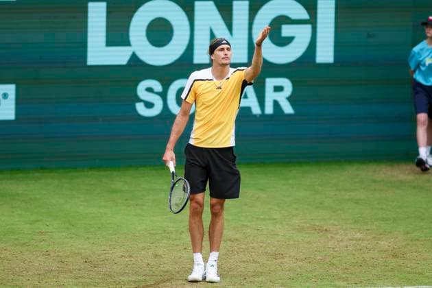 Sport Bilder des Tages Alexander Zverev (Germany) gestikuliert, TERRA WORTMANN Open 2024, Oscar Otte vs Alexander Zverev, Gerry-Weber-Stadion, 18.06.2024, Halle, Deutschland.