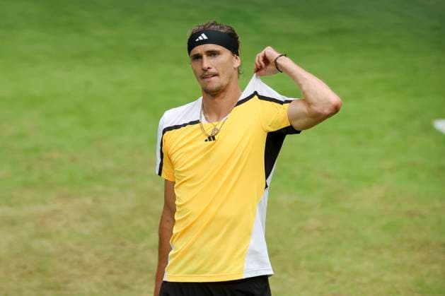 Alexander Zverev (Germany) schaut, TERRA WORTMANN Open 2024, Oscar Otte vs Alexander Zverev, Gerry-Weber-Stadion, 18.06.2024, Halle, Deutschland.