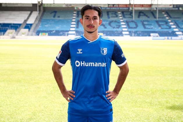 Jason Ceka (1. FC Magdeburg,10) - 2. Fußball Bundesliga Saison 2024-2025 Fototermin 1. FC Magdeburg mit Neuzugänge und Mannschaft im neuen Heimtrikot in der AVNET Arena in Magdeburg - Fußball,Mann,Männer,Deutschland,18.06.2024