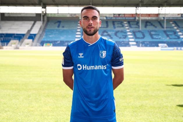 Emir Kuhinja (1. FC Magdeburg,18) - 2. Fußball Bundesliga Saison 2024-2025 Fototermin 1. FC Magdeburg mit Neuzugänge und Mannschaft im neuen Heimtrikot in der AVNET Arena in Magdeburg - Fußball,Mann,Männer,Deutschland,18.06.2024