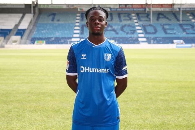 Pierre Nadjombe (1. FC Magdeburg,22) - 2. Fußball Bundesliga Saison 2024-2025 Fototermin 1. FC Magdeburg mit Neuzugänge und Mannschaft im neuen Heimtrikot in der AVNET Arena in Magdeburg - Fußball,Mann,Männer,Deutschland,18.06.2024