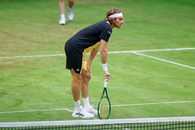 Stefanos Tsitsipas (Greece) schaut enttaeuscht, TERRA WORTMANN Open 2024, Henri Squire vs Stefanos Tsitsipas, Gerry-Weber-Stadion, 18.06.2024, Halle, Deutschland.