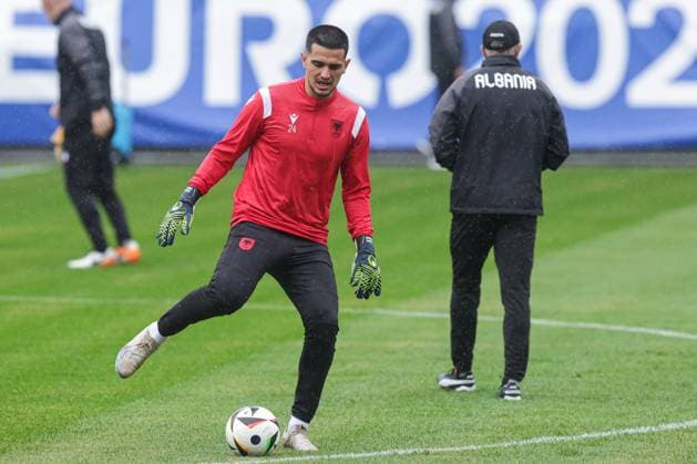 EURO 2024, Nationalteam Albanien, Training Albania Training Session: Group B - UEFA EURO, EM, Europameisterschaft,Fussball 2024 Marash Kumbulla of Albania during Albanian National Football Team training session at Millerntor Stadium on June 18, 2024 in Hamburg, Germany. LukaxStanzl PIXSELL