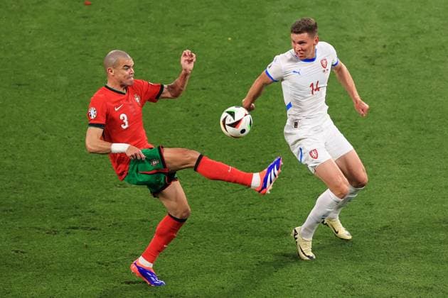 Football - UEFA EURO, EM, Europameisterschaft,Fussball 2024 - Group F - Portugal v Czech Republic 18th June 2024 - UEFA EURO 2024 - Group F - Portugal v Czech Republic - Pepe of Portugal and Lukas Provod of Czech Republic - Photo: Simon Stacpoole Offside. Leipzig Germany Copyright: xSimonxStacpoolexOffside