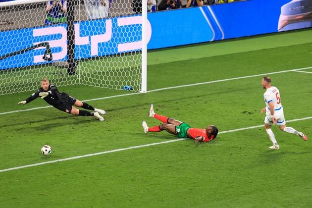 Football - UEFA EURO, EM, Europameisterschaft,Fussball 2024 - Group F - Portugal v Czech Republic 18th June 2024 - UEFA EURO 2024 - Group F - Portugal v Czech Republic - Rafael Leao of Portugal narrowly misses the ball as it slides across the six yard box - Photo: Simon Stacpoole Offside. Leipzig Germany Copyright: xSimonxStacpoolexOffside