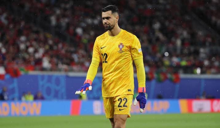 Torwart Diogo Costa unzufrieden Aktion Oberkörper Fußball Fussball Europameisterschaft Euro 2024 EM Herren Saison 2023 2024 18.06.2024 Portugal POR vs. Tschechien CZE in Leipzig DFL regulations prohibit any use of photographs as image sequences and or quasi-video.