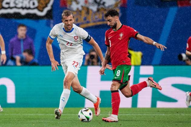 UEFA EURO 2024: Portugal - Tschechien; 18.06.2024 Zweikampf Tomas Soucek (Tschechien, 22), Bruno Miguel Borges Fernandes (Portugal, 8) UEFA EURO 2024: Portugal - Tschechien; Leipzig Stadium, Leipzig am 18.06.2024 Copyright: xBEAUTIFULxSPORTS Wunderlx