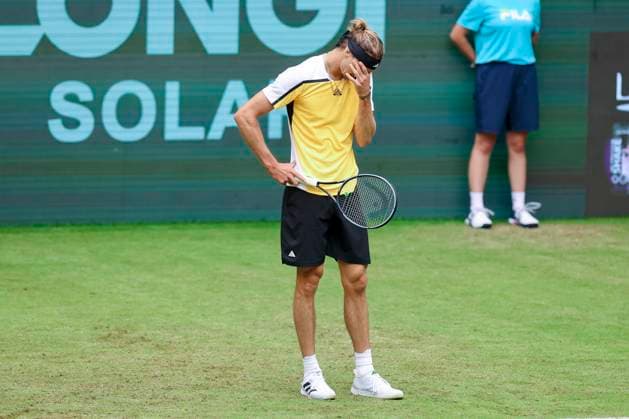 Alexander Zverev (Germany) schaut enttaeuscht, TERRA WORTMANN Open 2024, Oscar Otte vs Alexander Zverev, Gerry-Weber-Stadion, 18.06.2024, Halle, Deutschland.