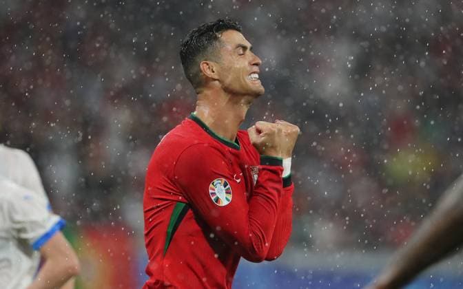Cristiano Ronaldo enttäuscht nach vergebener Torchance Enttäuschung Fußball Fussball Europameisterschaft Euro 2024 EM Herren Saison 2023 2024 18.06.2024 Portugal POR vs. Tschechien CZE in Leipzig DFL regulations prohibit any use of photographs as image sequences and or quasi-video.