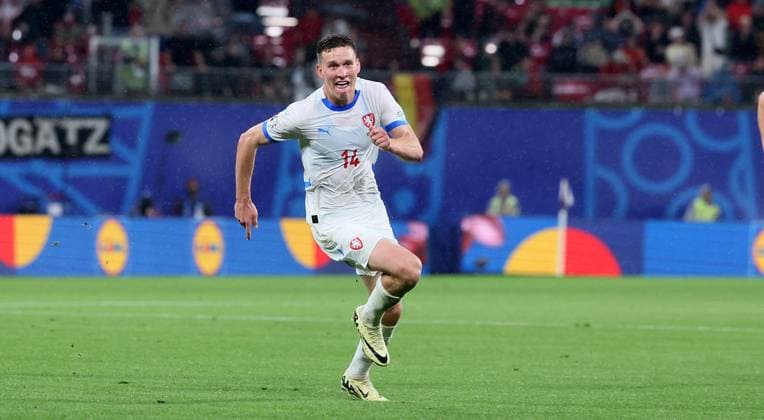 Portugal - Tschechien UEFA EURO, EM, Europameisterschaft,Fussball 2024 Leipzig, 18.06.2024, Leipzig Stadium, UEFA EURO 2024 Germany , Gr. F Vorrunde , PORTUGAL vs. TSCHECHIEN , Tor für Tschechien zum 0:1. Im Bild: Torschütze Lukas Provod (14, Tschechien), Torjubel ,
